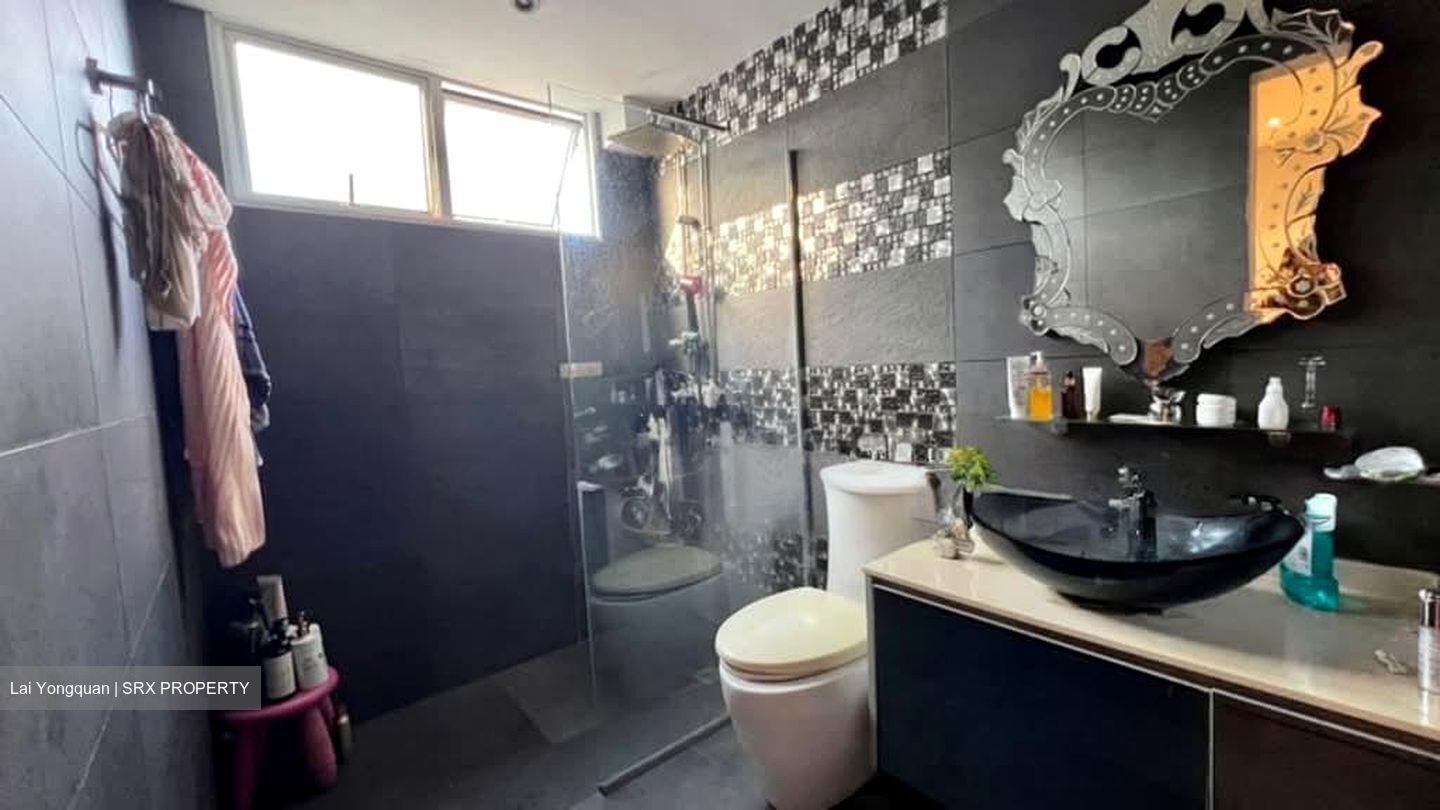 Loyang Besar Close (D17), Terrace #562127591